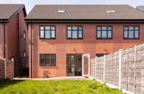 Offerton House | Luxury Manchester Retreat | Long Stays | Contractors | Tourists