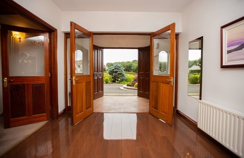 Lisburn House | Luxury Manor, 5*HotTub, 20min belfast city centre