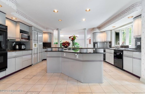 Niskayuna Villa | Luxury Mansion Rentals in Niskayuna, NY USA