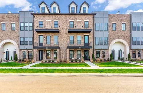 Murfreesboro House | Luxury Massive Townhome, Pool, Elevator, Amenities