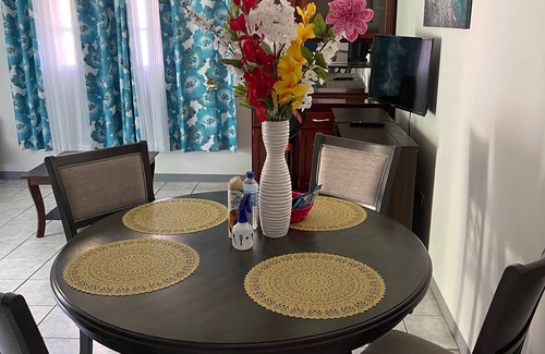 Saint George Parish House | Luxury Master Suite Apartment in City of Roseau