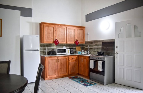 Saint George Parish House | Luxury Master Suite Apartment in City of Roseau