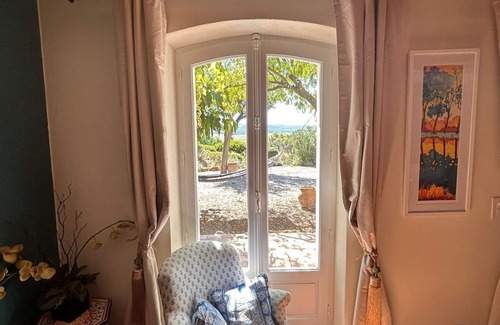 Fabrezan Villa | Luxury Mediterranean living.sun, sea and wine - 14 people, pool and hot tub!