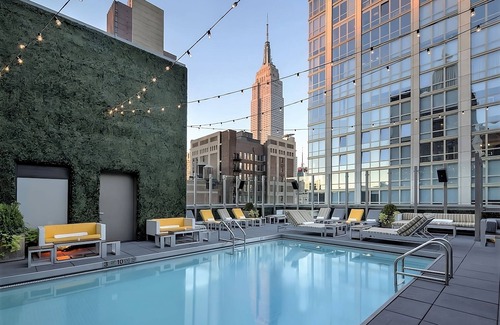 Rose Hill House | Luxury Meets Comfort! Rooftop Pool and Restaurant! .5 miles from Empire State!