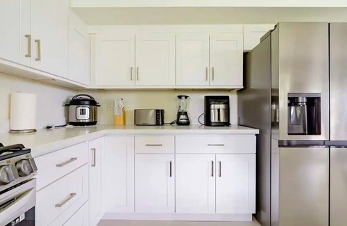 Leschi House | Luxury Meets Serenity – Your Dream Stay Awaits!