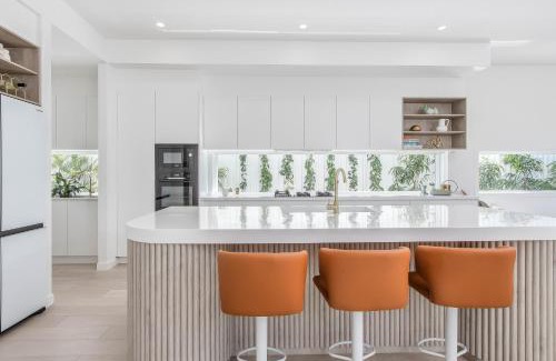 Mermaid Waters House | Luxury Mermaid Waters Holiday Home
