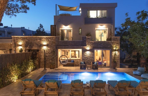 Koutsouras Villa | Luxury mezonette with private infinity pool next to beach