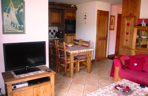 Les Carroz-d'Araches Apartment | Luxury MGM Chalet Apartment in Les Carroz, Grand Massif - Sleeps 4