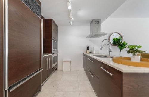 Downtown Miami Apartment | Luxury Miami Condo with Breathtaking City & Bay Views
