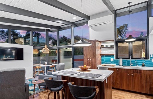 Claremont House | Luxury mid-century retreat