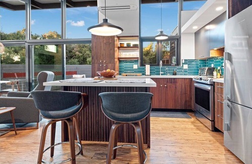 Claremont House | Luxury mid-century retreat