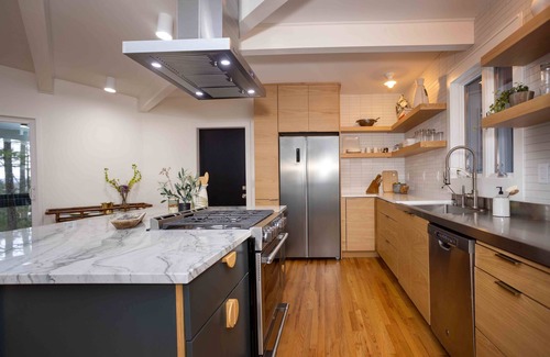 Traverse City House | Luxury Midcentury home w/beach and hot tub/Private but close to everything NoMI