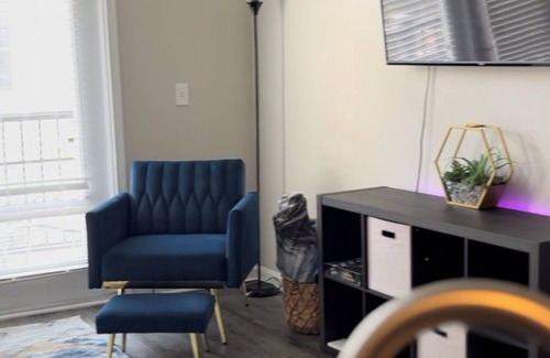 Atlantic Station Area Apartment | Luxury Midtown Apartment w/ gym, pool, and balcony next to Atlantic Station!