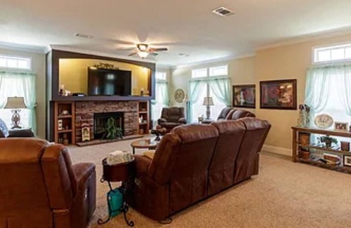 Valdosta House | Luxury Mobile Home in Valdosta, GA - Fully Furnished