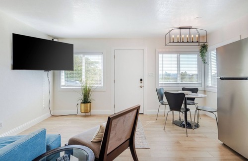 Vallejo Cottage | Luxury Modern 1 bedroom Cottage Near Napa Valley