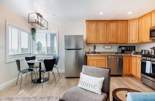 Vallejo Cottage | Luxury Modern 1 bedroom Cottage Near Napa Valley