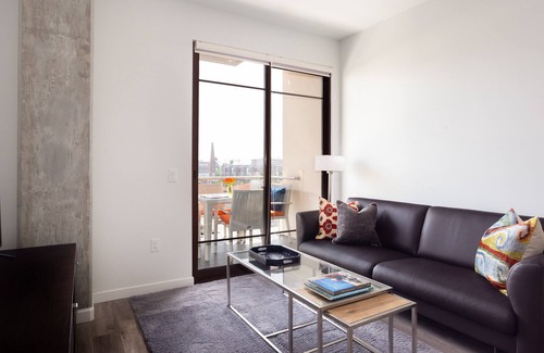 Downtown Apartment | Luxury Modern 1BDR/1BA Home Close to Americana
