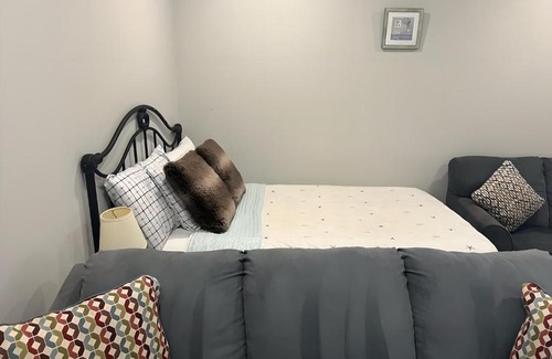 Long Branch Apartment | Luxury & Modern 2 bedroom apartment , near the beach !