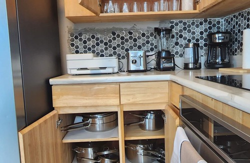 Negril House | Luxury Modern 2 Bedrooms 2.5 Bathrooms, sleep 6