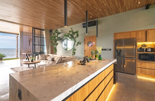 Lovina Villa | Luxury, Modern and Private Villa In Central Lovina