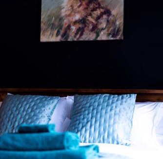 Wesham House | Luxury modern canal side cottage for families, couples, contractors and dog friendly in Lancashire sleeps 6
