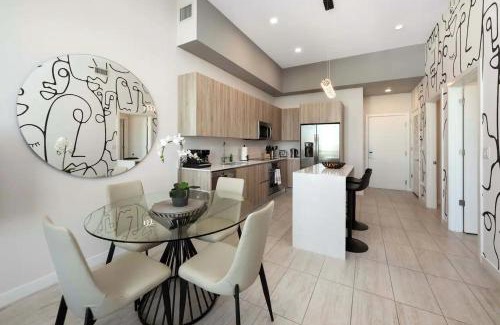 Northeast Miami Apartment | Luxury & Modern Condo in Design District with Pool