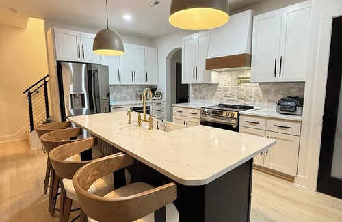 Fayetteville House | Luxury Modern Farmhouse Retreat