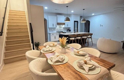 Fayetteville House | Luxury Modern Farmhouse Retreat