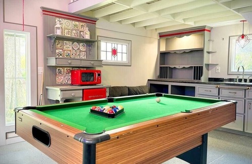 Jupiter Farms House | Luxury Modern Farmhouse | Quiet and Spacious w/Heated Pool, Game Room, BBQ