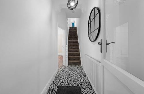Great Harwood House | Luxury Modern Home Great Harwood - Sleeps Up to 8