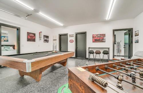 Helen House | Luxury Modern Home on Golf Course with Game Room!