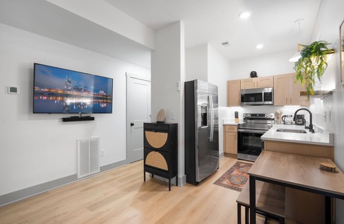Charlotte Park House | Luxury modern newly built 1bd/1ba, EV charger, 15mi BNA 7mi Broadway 6mi Vandy