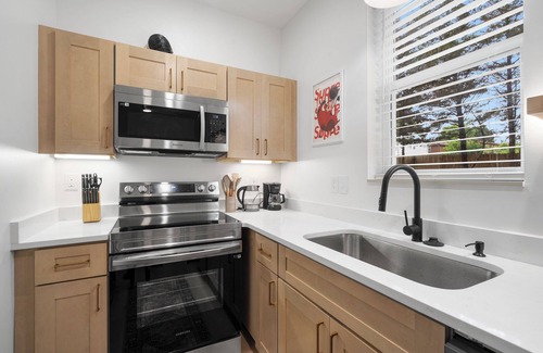 Charlotte Park House | Luxury modern newly built 1bd/1ba, EV charger, 15mi BNA 7mi Broadway 6mi Vandy