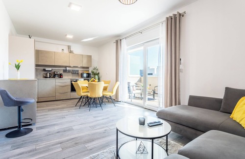 Mejasi House | Luxury modern penthouse w. jacuzzi & huge terrace