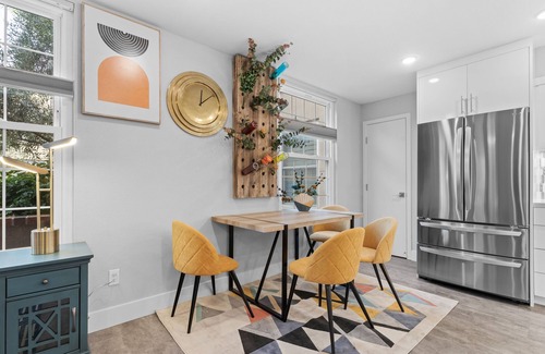 Hillcrest Condo | Luxury modern resort apt pool-spa in the heart of Sunny San Diego. 🏳️‍🌈 friendly