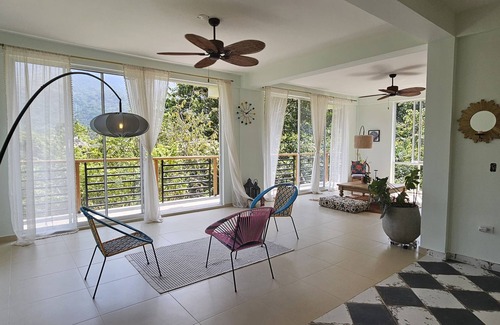 Canaveral House | Luxury Modern Retreat Steps from fabulous Tayrona Park, 4bd house with AC & WiFi