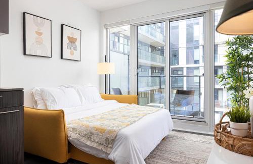 Garden District Apartment | Luxury & Modern Suite 5 Minutes from Eaton Center