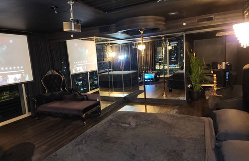 Downtown Hollywood Condo | Luxury Modern Suite with views of Miami Skyline and Ocean