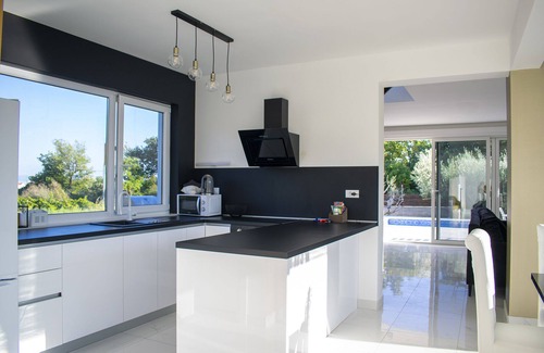 Rudine House | Luxury modern villa Quenn Helen