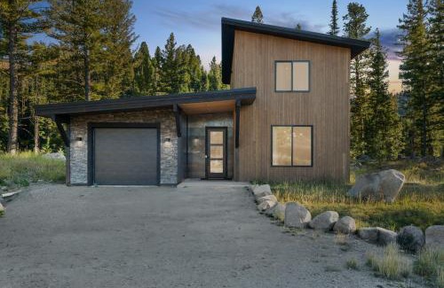 Philipsburg House | Luxury Mountain Escape W Panoramic Forest Views!