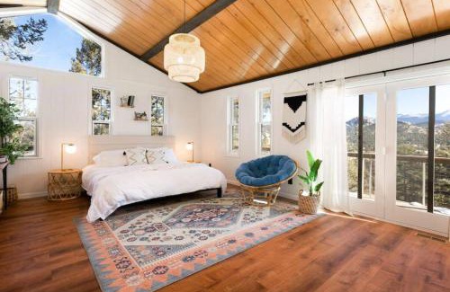 Florissant House | Luxury Mountain Getaway With A Hot Tub And Deck