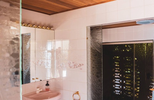Kalorama House | Luxury mountain retreat - pool, spa, sauna