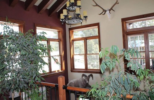 Cooke City-Silver Gate Villa | Luxury Mountain Retreat Cooke City