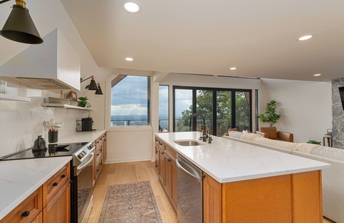 Greenville - Spartanburg House | Luxury Mountain Villa - Unbelievable Sunsets - 15min drive to downtown Gville!
