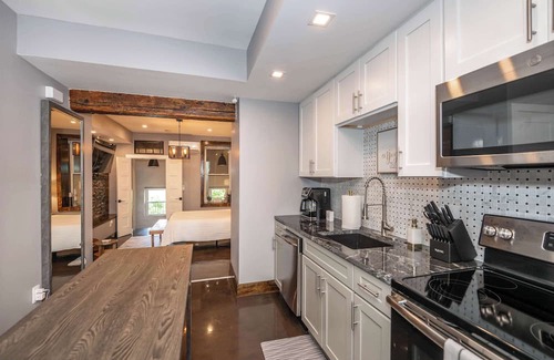Mount Adams Apartment | Luxury Mt. Adams Retreat Apt 1