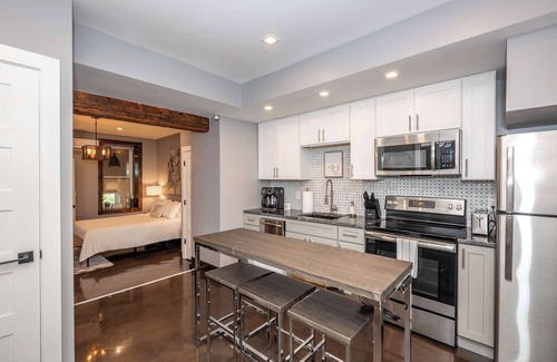 Mount Adams Apartment | Luxury Mt. Adams Retreat Apt 1
