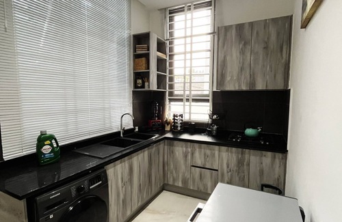 Greenhill House | Luxury n4.5-Bed, 4.5-Bath Home in Gated Community with Reverse Osmosis for Rent.