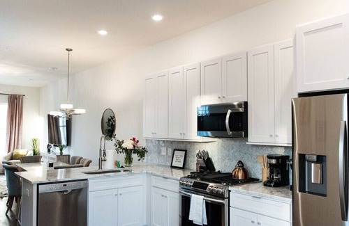 Hillsboro West End House | Luxury Nashville Retreat for 12 Guests