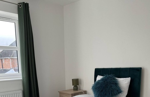 Stonnall House | Luxury New Build Property- Sleeps 11. Very spacious and comfortable