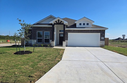 Temple House | Luxury new corporate rental 3 bedroom home. Near hospitals and military.